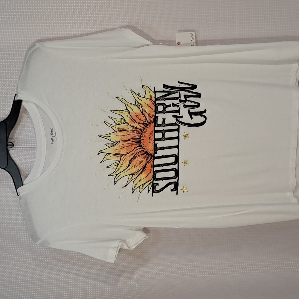 3/$25 NWT Pretty Rebel Tee